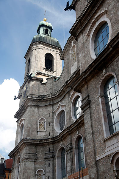 Außenansicht Blick auf den Glockenturm Dom zu Sankt Jakob in Innsbruck