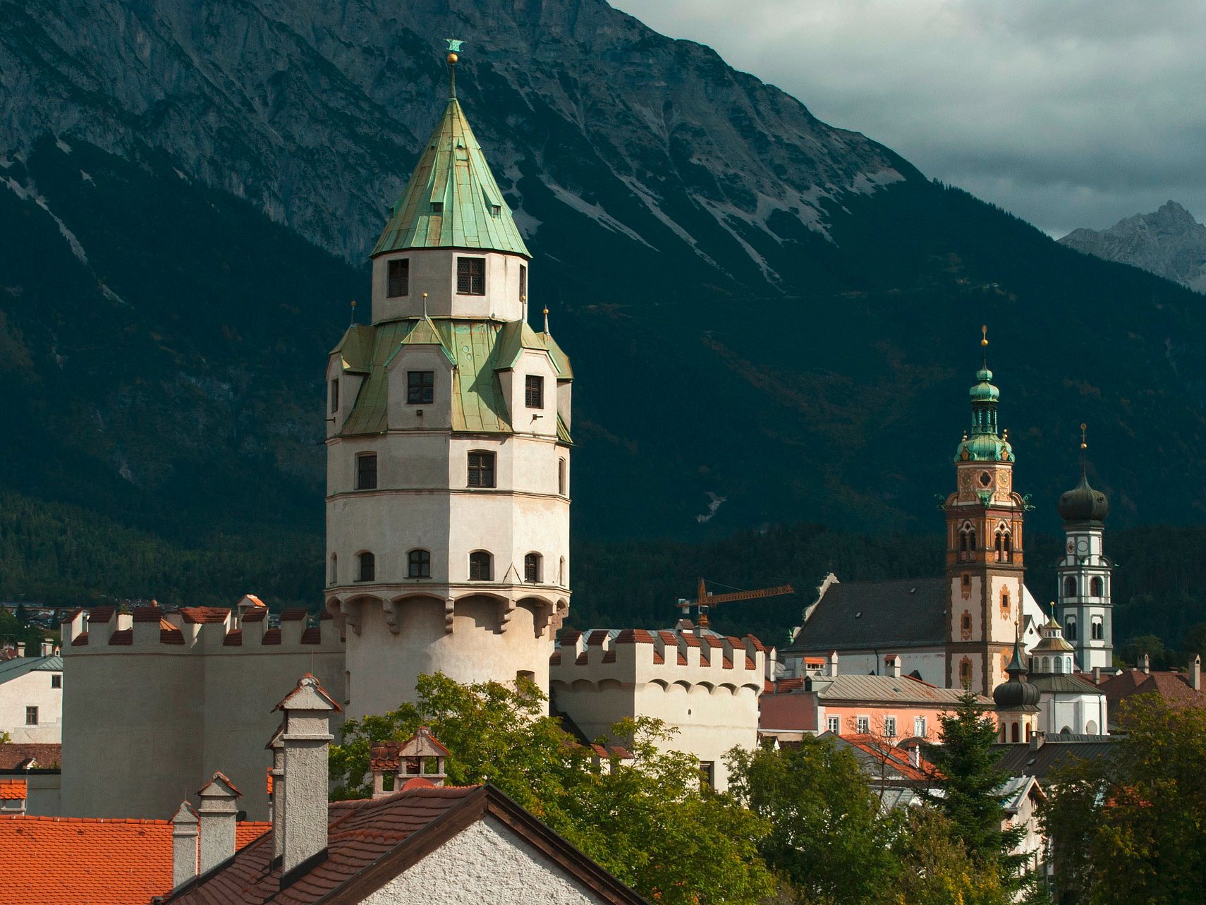 Blick auf die Altstadt mit der Basilika